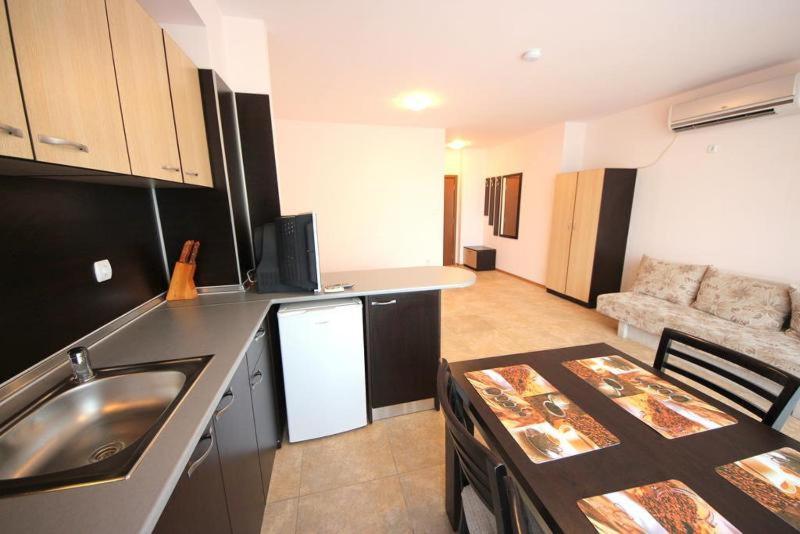 Menada Grand Kamelia Apartments Slantchev Briag Chambre photo